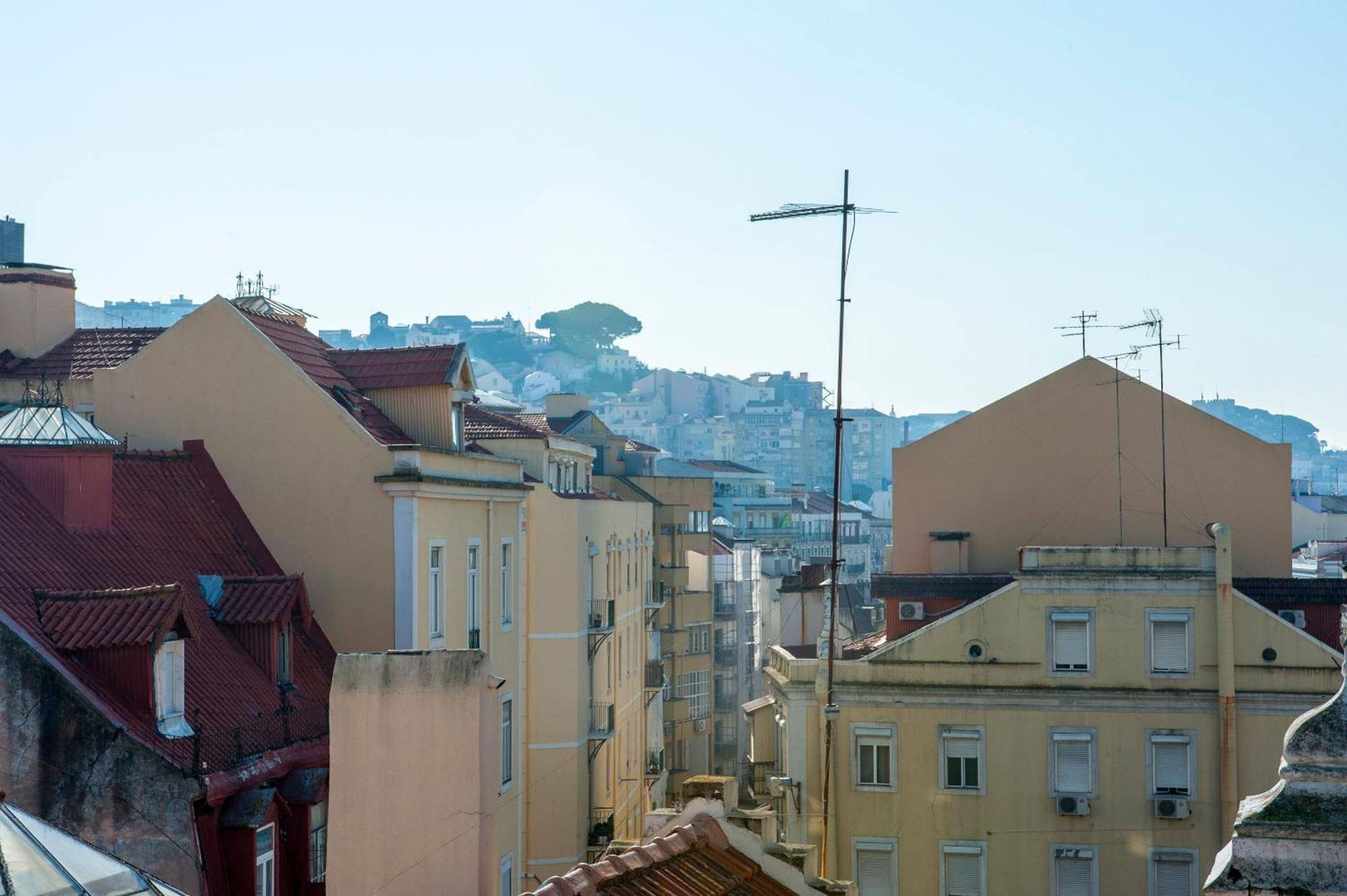 Fuer 13 Personenund 1 Kind In Lissabon, Regiao De Costa De Apartamento